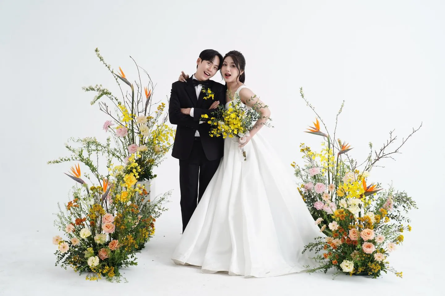 tiktoker-pham-vinh-to-chuc-dam-cuoi-rinh-rang