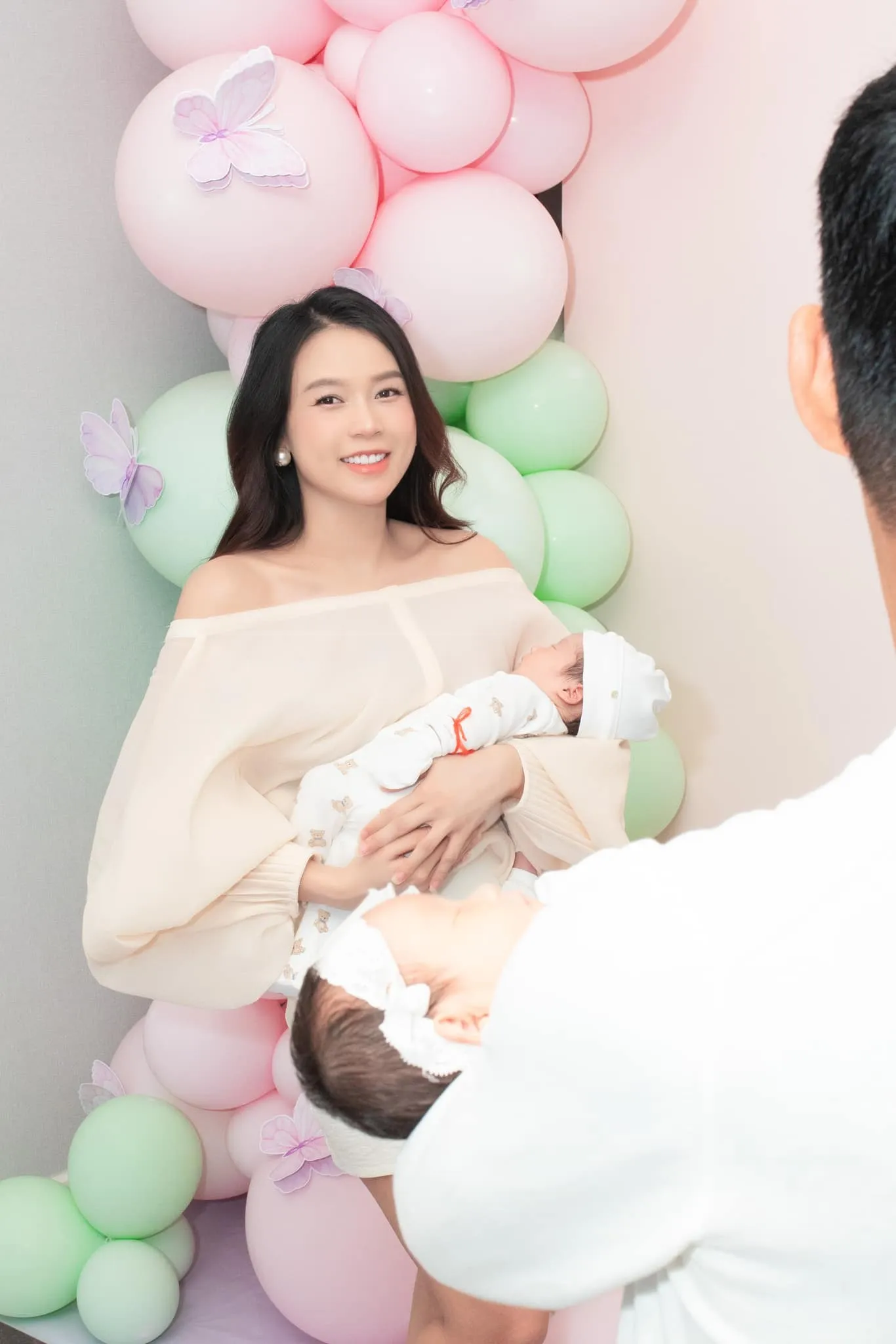 sam-chia-se-hinh-tiec-day-thang-cac-con-1