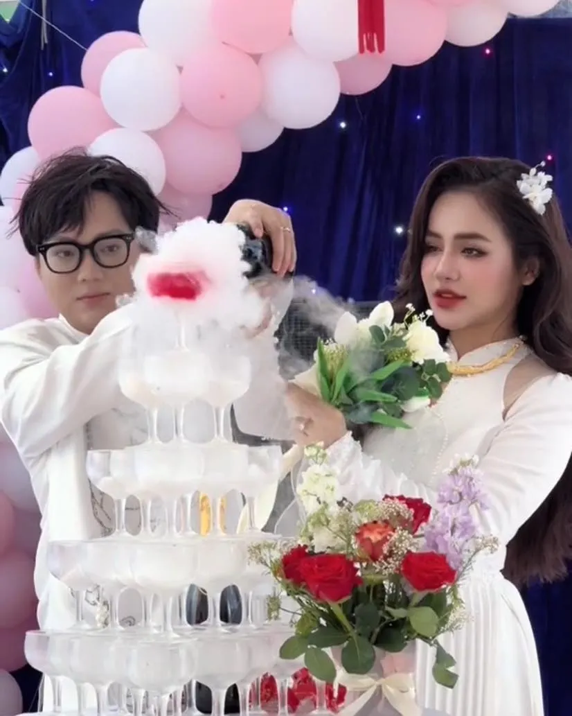 anh-tu-xin-loi-pham-thoai-vi-dua-kem-duyen-3