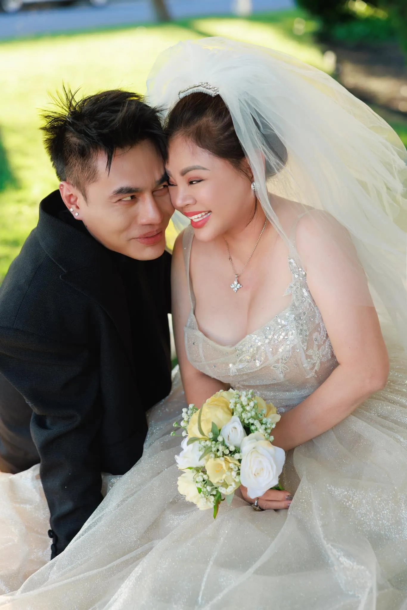 le-duong-bao-lam-hoi-vo-co-ghen-khi-chup-hinh-cung-le-giang-1