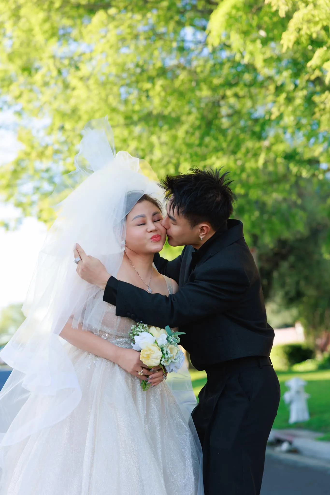 le-duong-bao-lam-hoi-vo-co-ghen-khi-chup-hinh-cung-le-giang