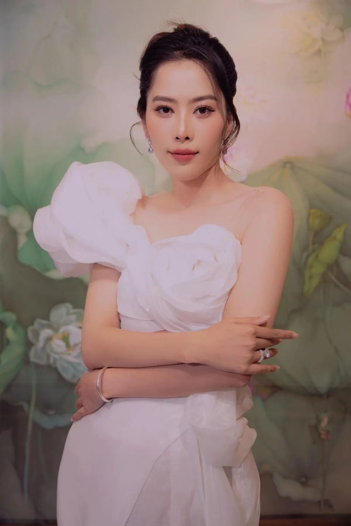 nam-em-bi-de-nghi-cam-hoat-dong-nghe-thuat-2