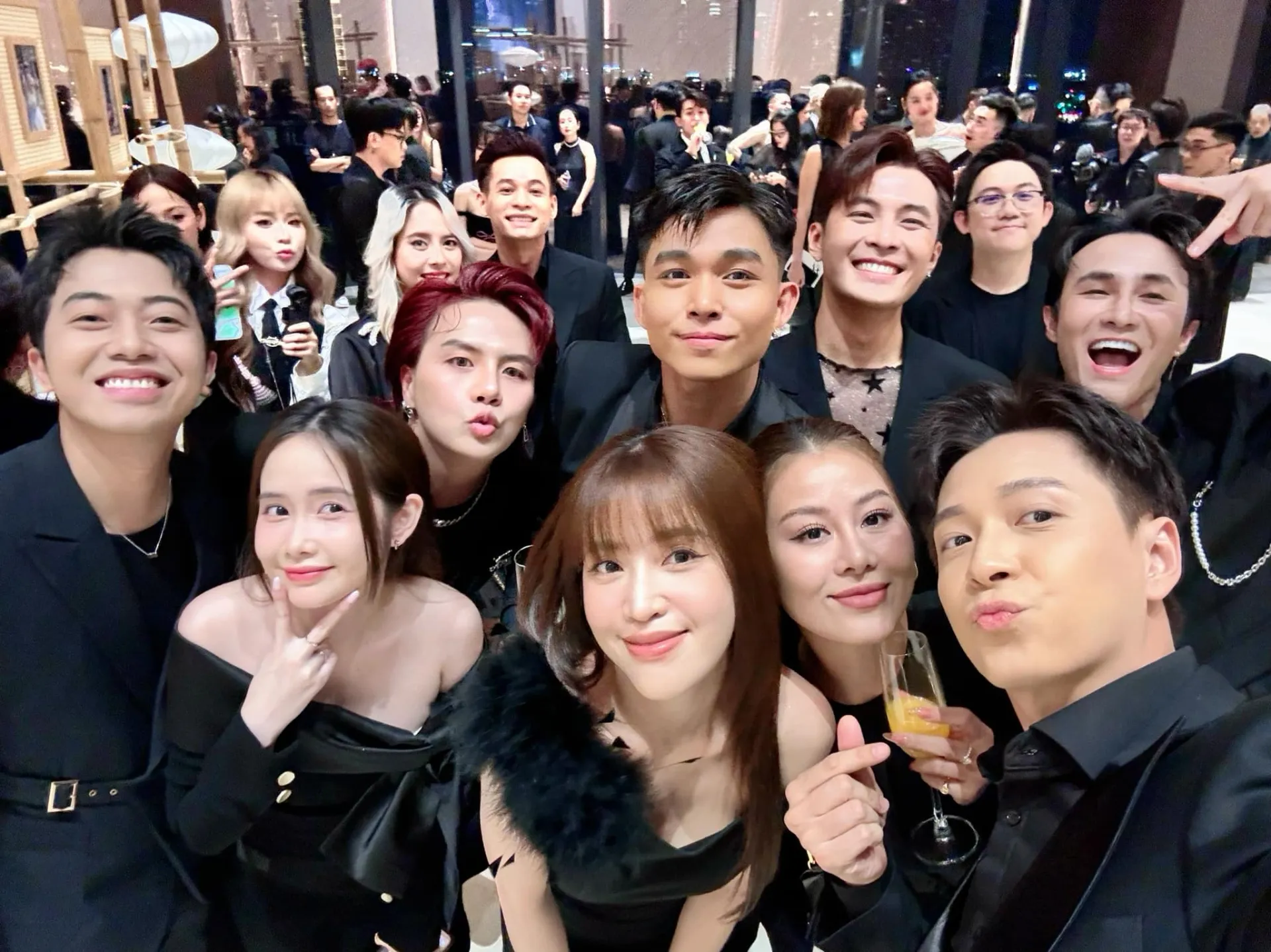 dam-cuoi-sieu-mau-minh-tu-21