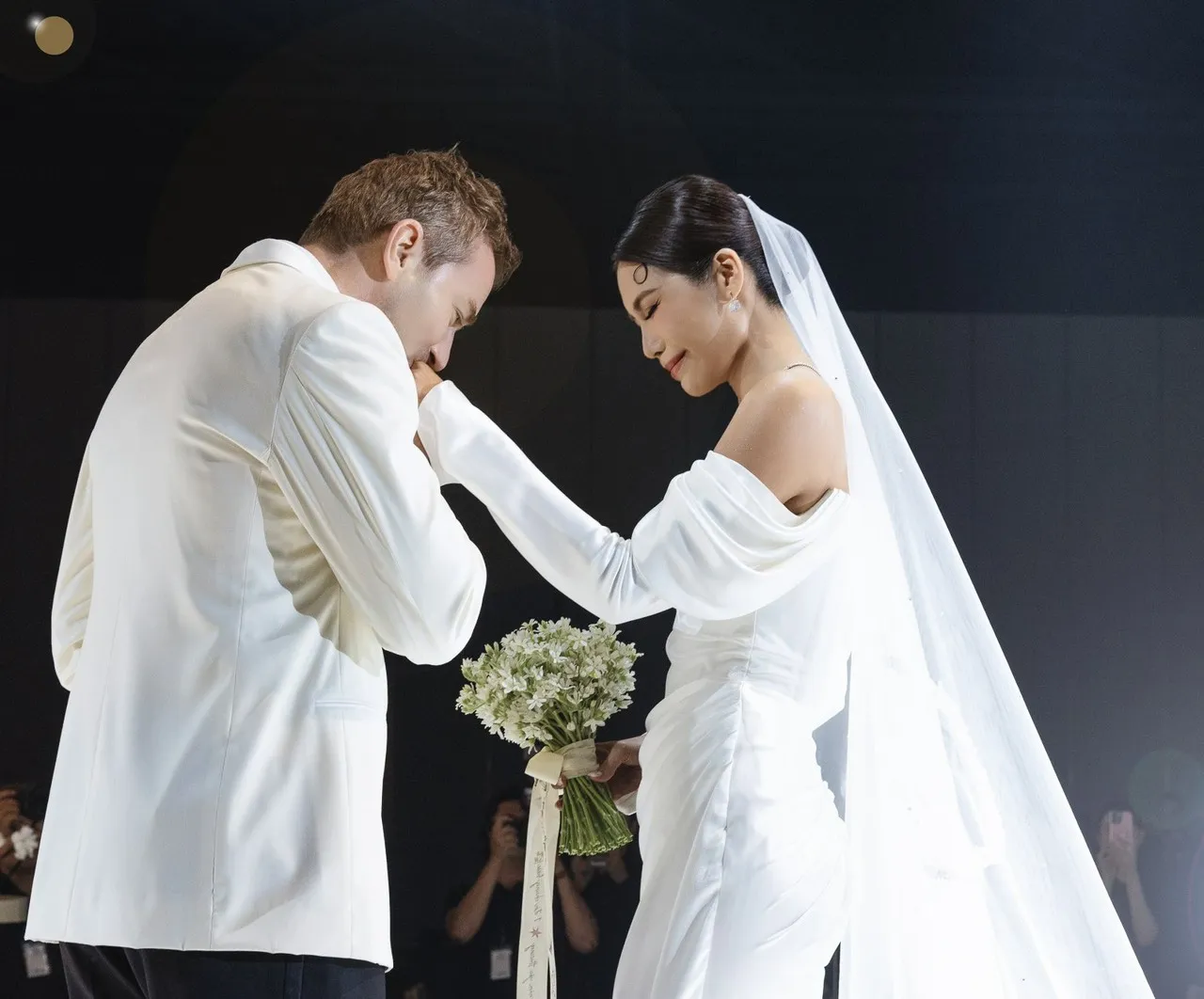 minh-tu-chia-se-cuoc-song-hon-nhan