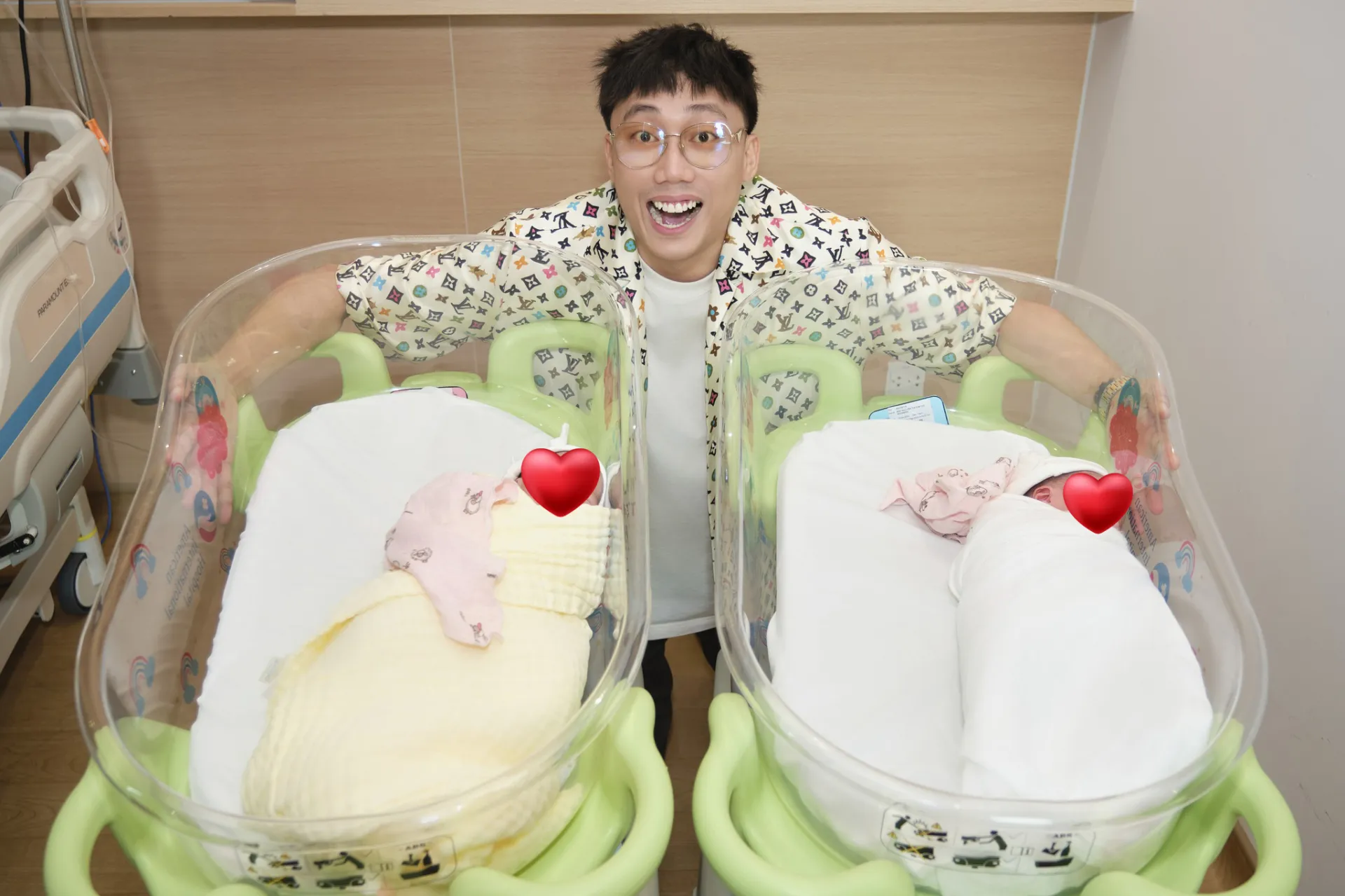 kim-chi-chia-se-hinh-anh-mang-thai-doi-2