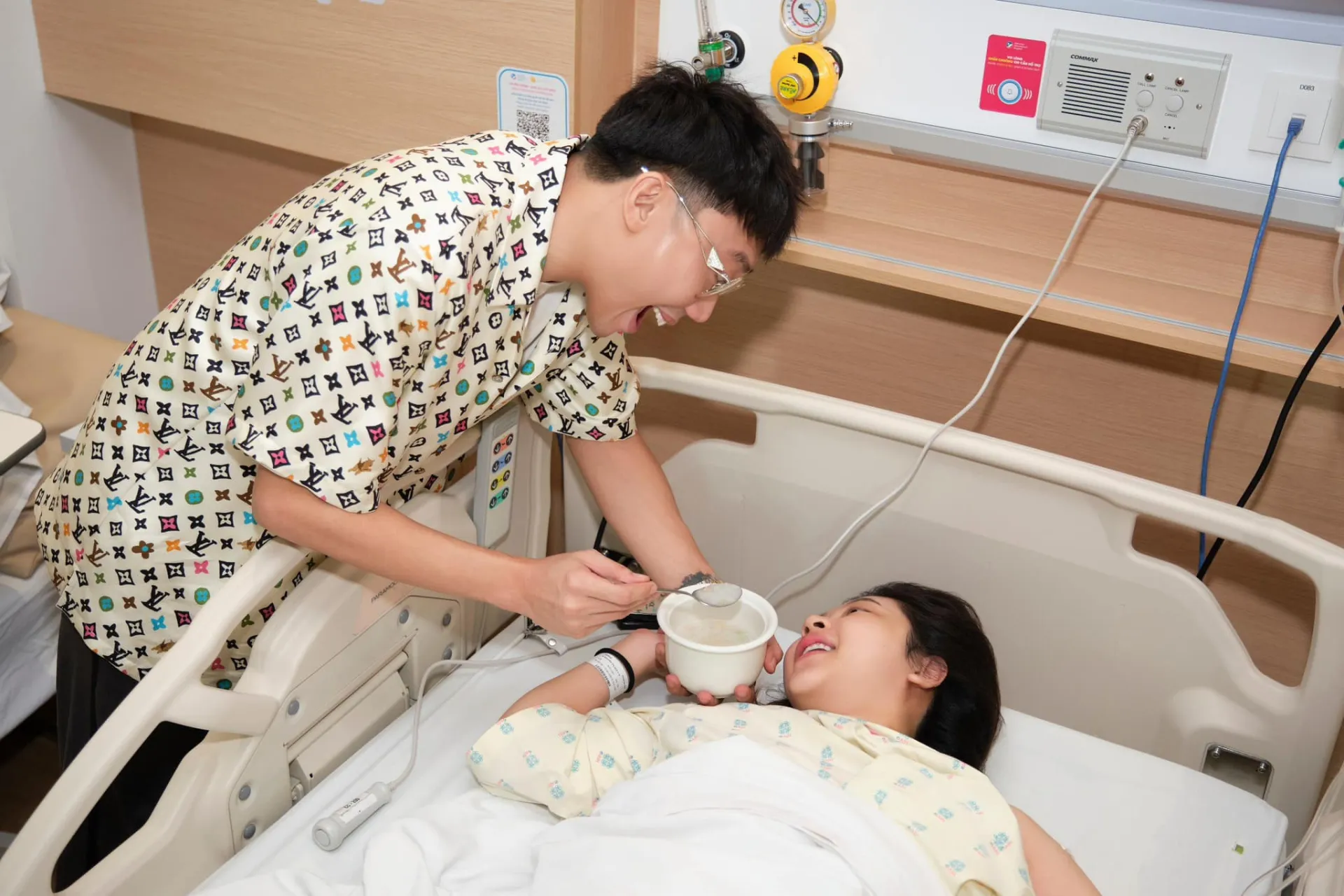 kim-chi-chia-se-hinh-anh-mang-thai-doi-6