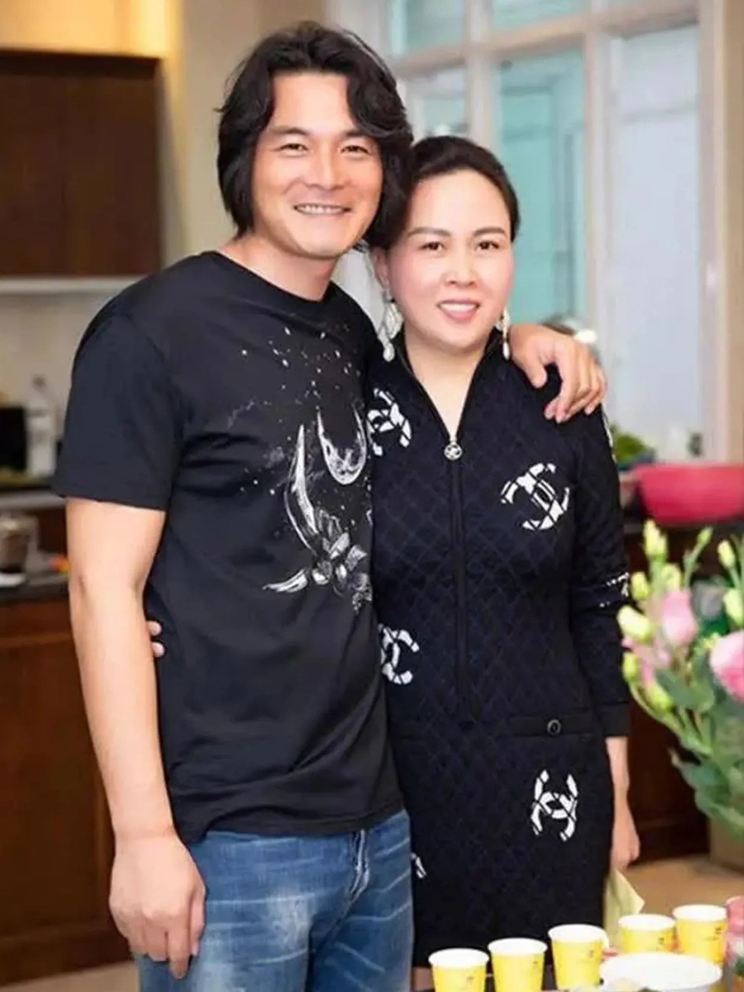 quach-ngoan-ngoan-lam-cong-viec-chan-tay-sau-khi-vo-no (1)