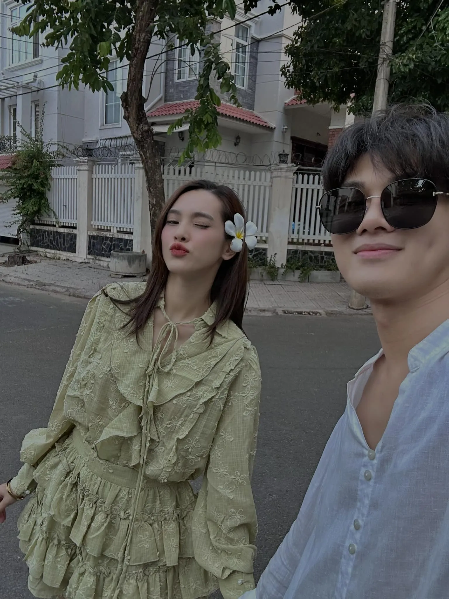 quynh-luong-duoc-me-ban-trai-giao-toan-bo-tai-san-2