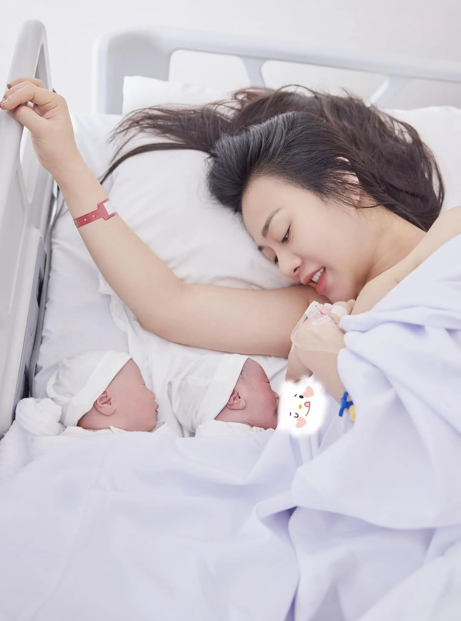 phuong-oanh-sinh-2-con-cho-shark-binh