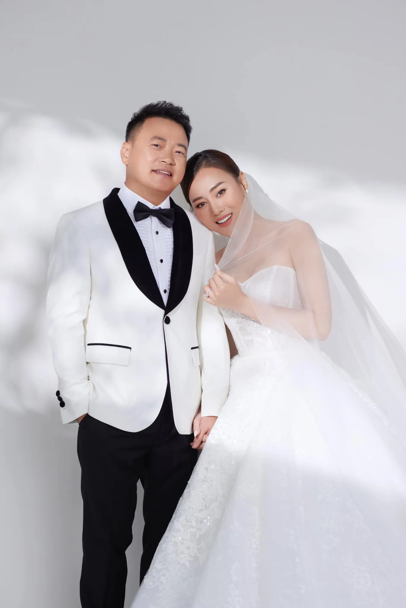 phuong-oanh-sinh-2-con-cho-shark-binh-6