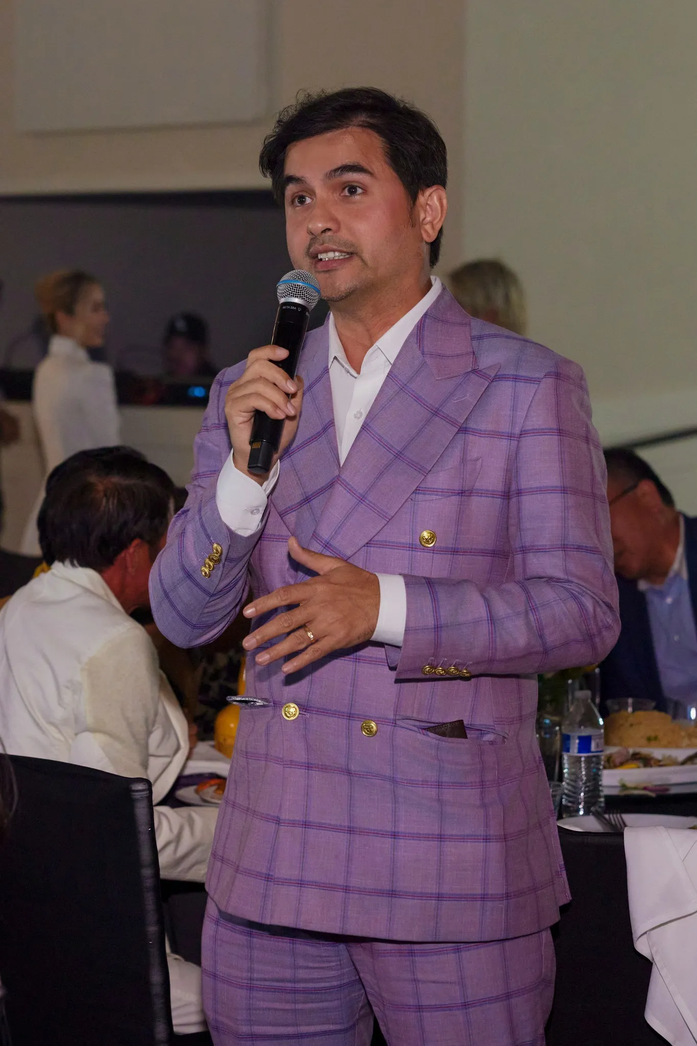 chua-dua-duoc-duc-tien-tu-benh-vien-ve-nha-1