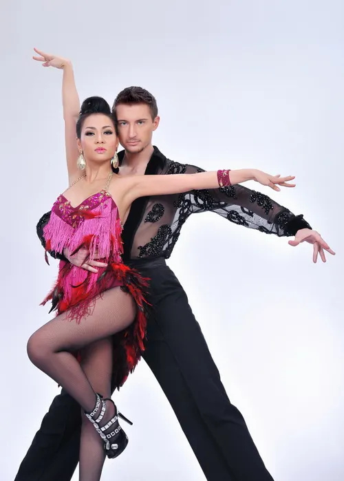 khanh-thi-bong-gio-doi-no-thuy-tien-3