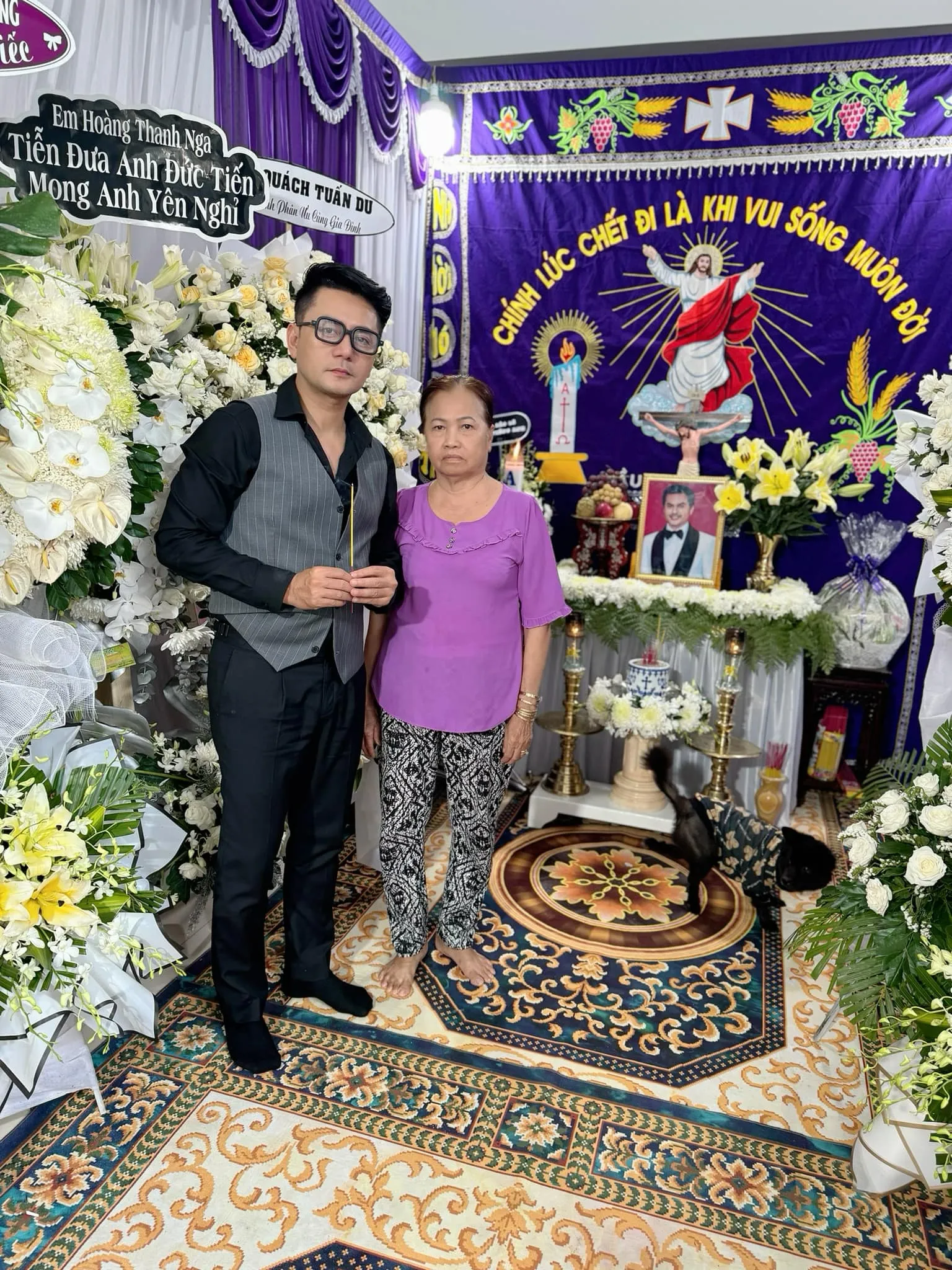 tang-le-nguoi-mau-duc-tien-dien-ra-tai-my-4