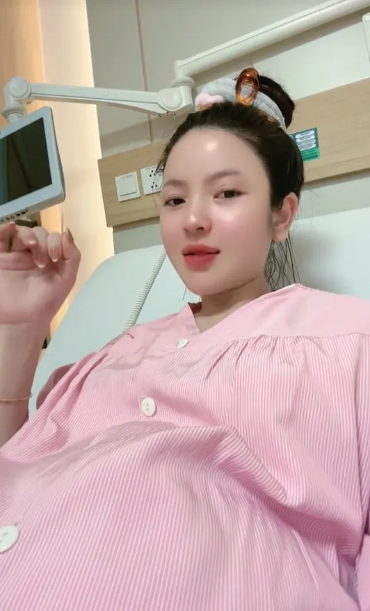 chu-thanh-huyen-nam-vien-khi-mang-thai