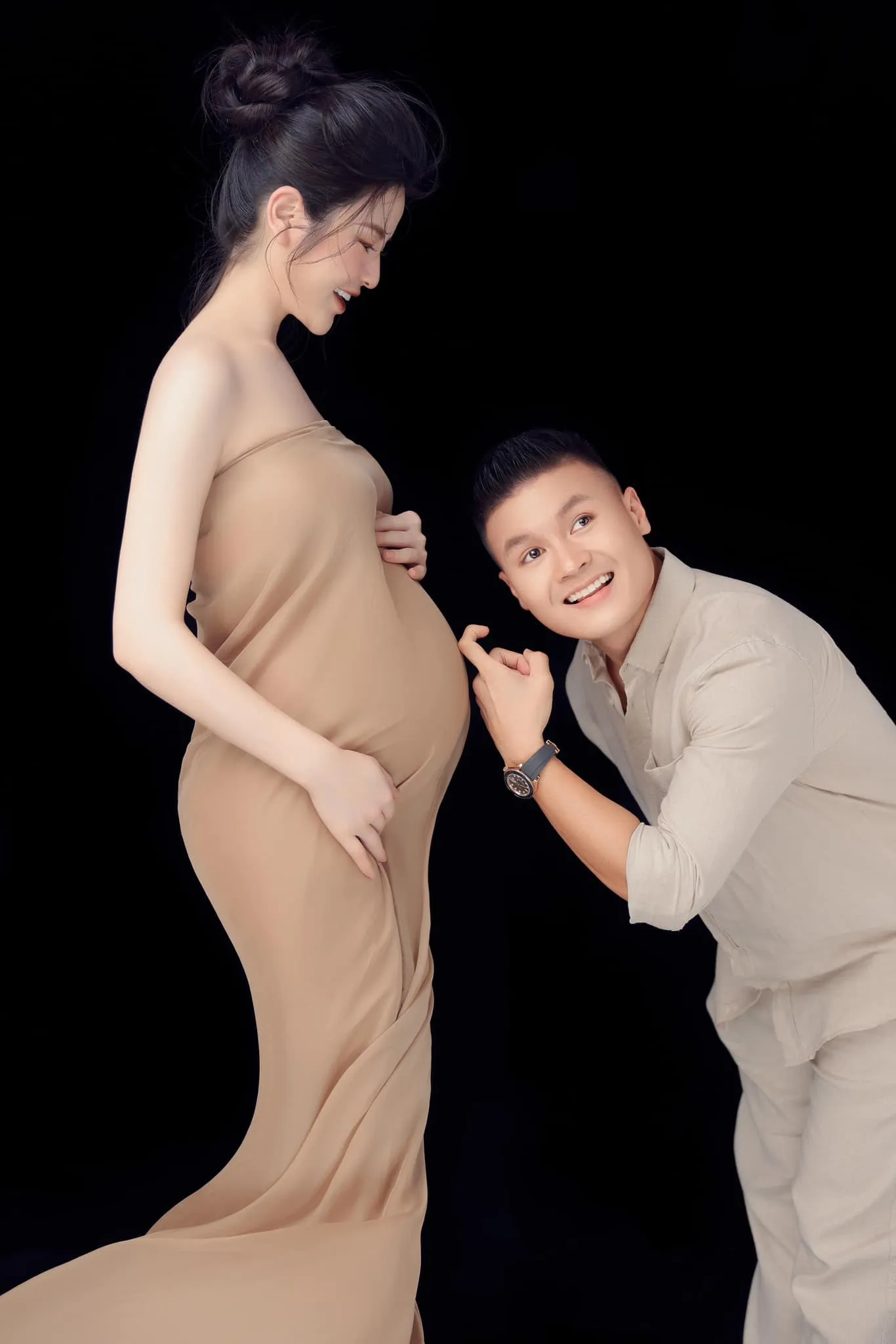 chu-thanh-huyen-nam-vien-khi-mang-thai-2