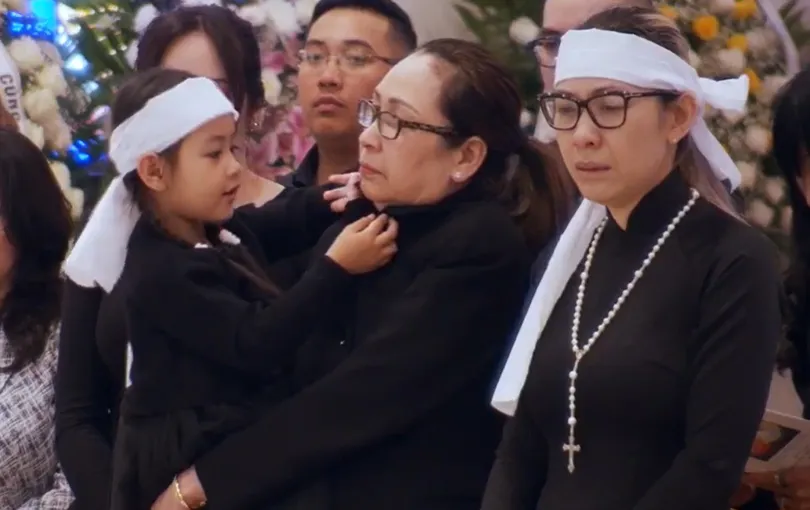 tang-le-co-nguoi-mau-duc-tien (4)