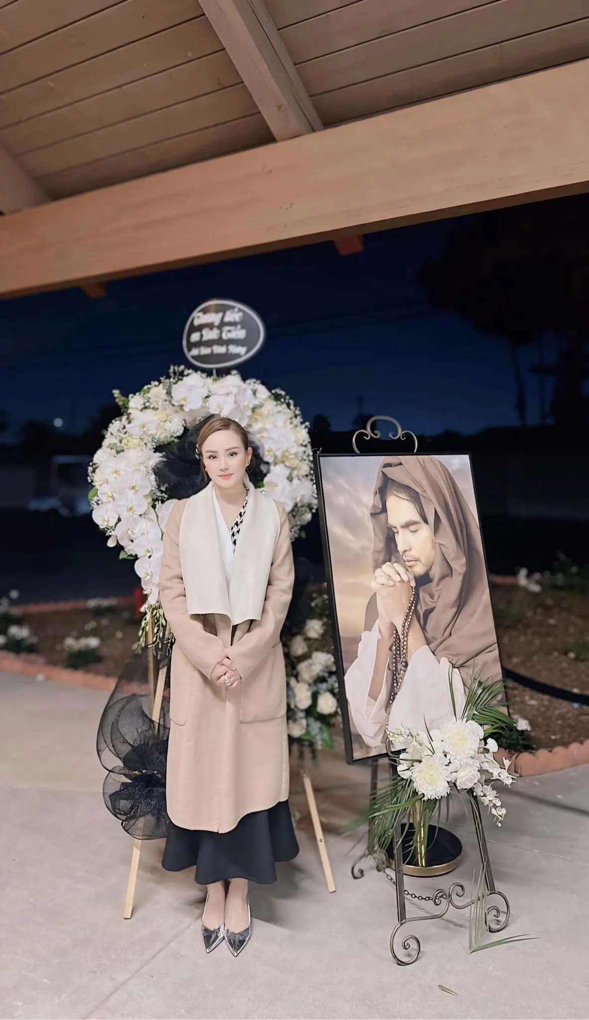 vy-oanh-den-tang-le-duc-tien-3