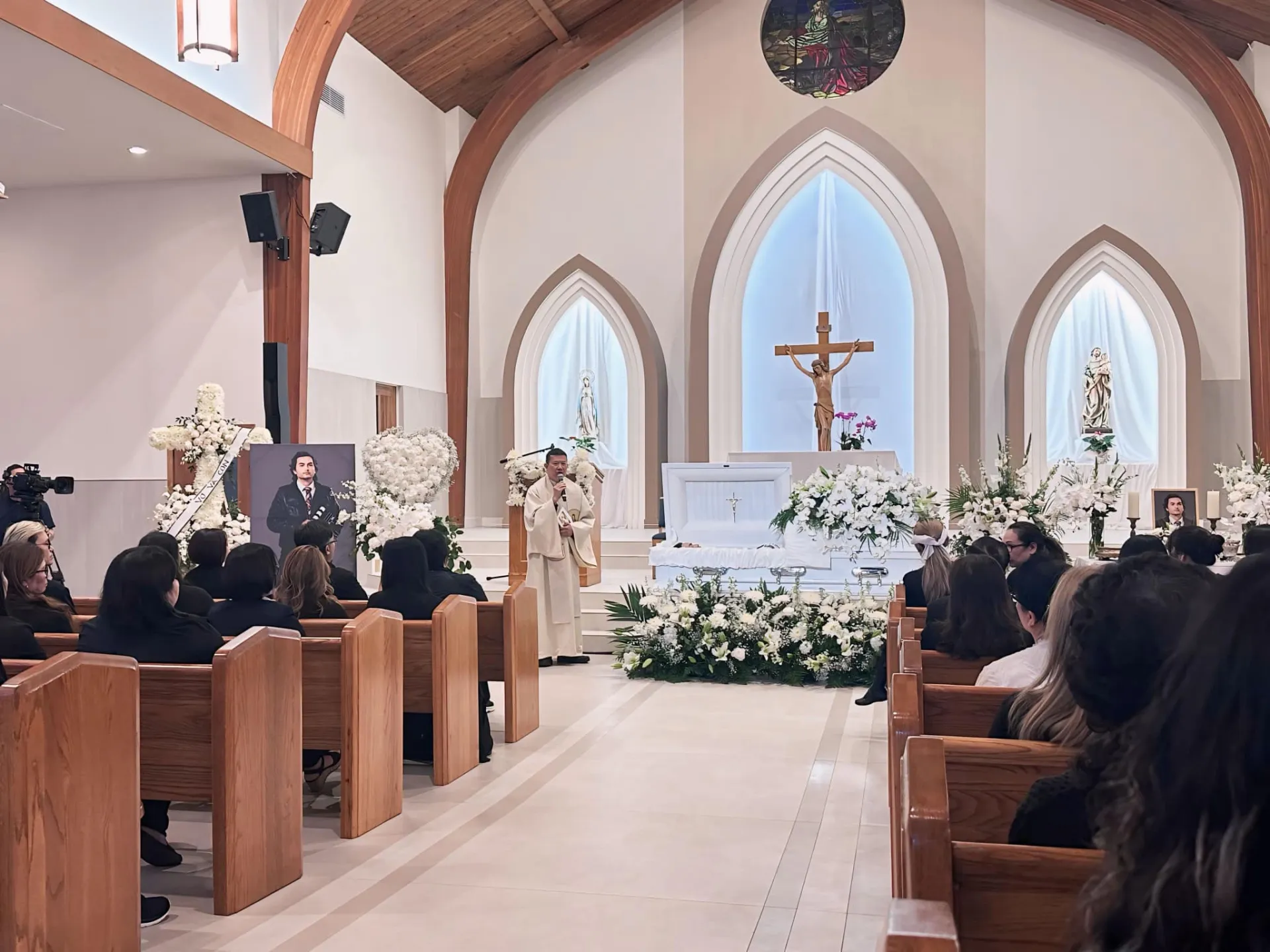 tien-phung-dieu-tang-le-duc-tien-4