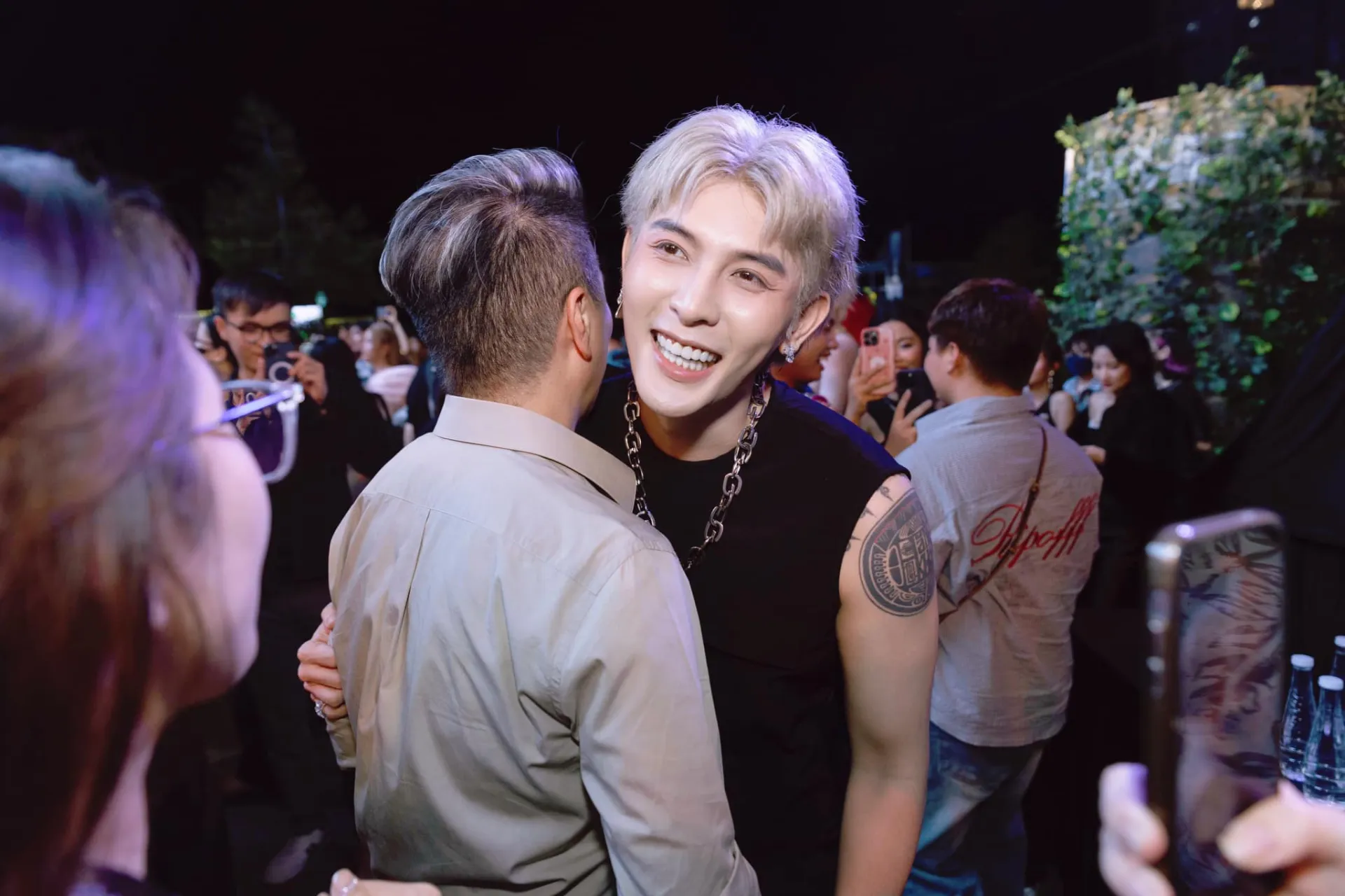 vo-dang-khoa-len-tieng-ve-tin-don-phau-thuat-tham-my-1