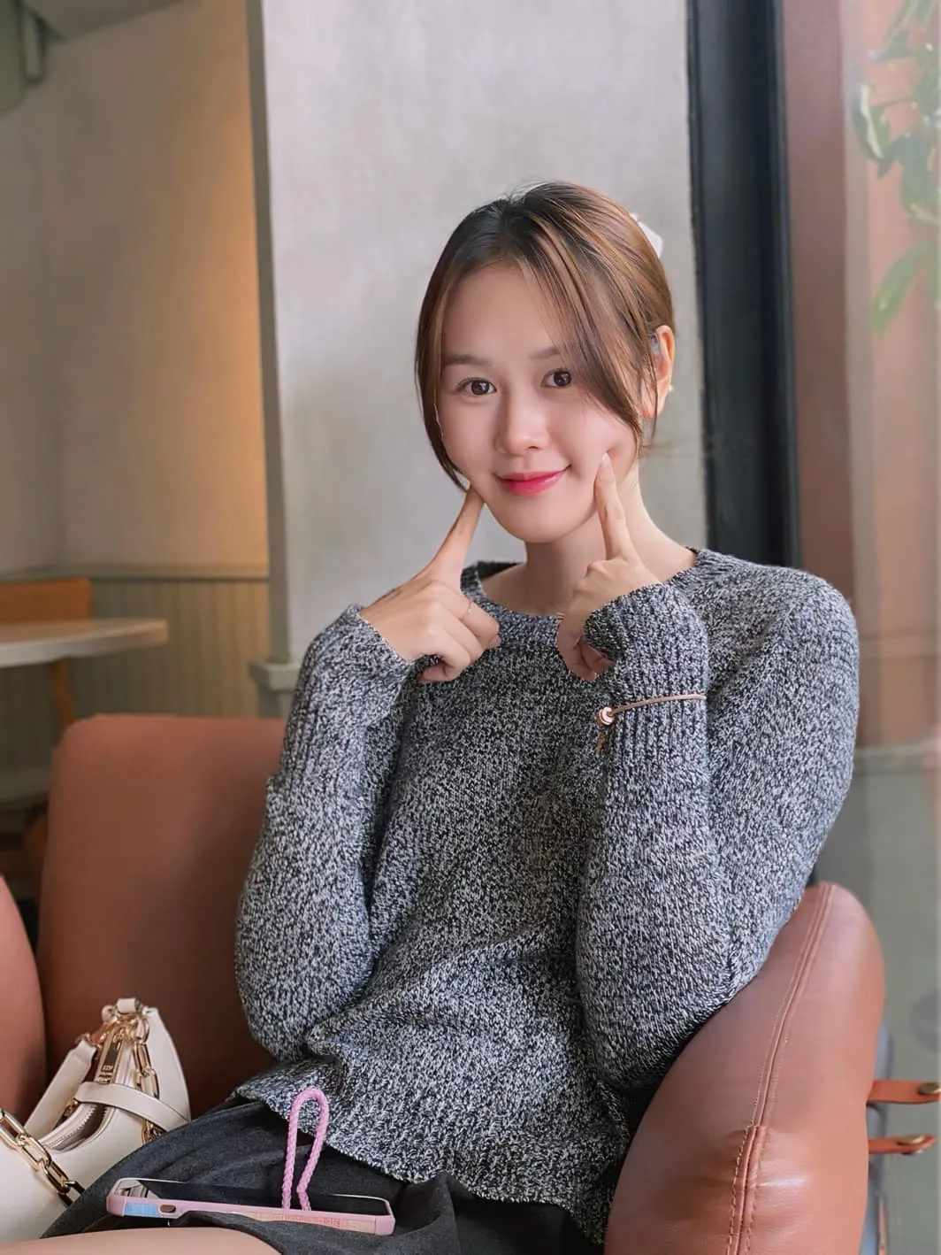 anh-duc-va-ban-gai-cuoi-vao-thang-7-4