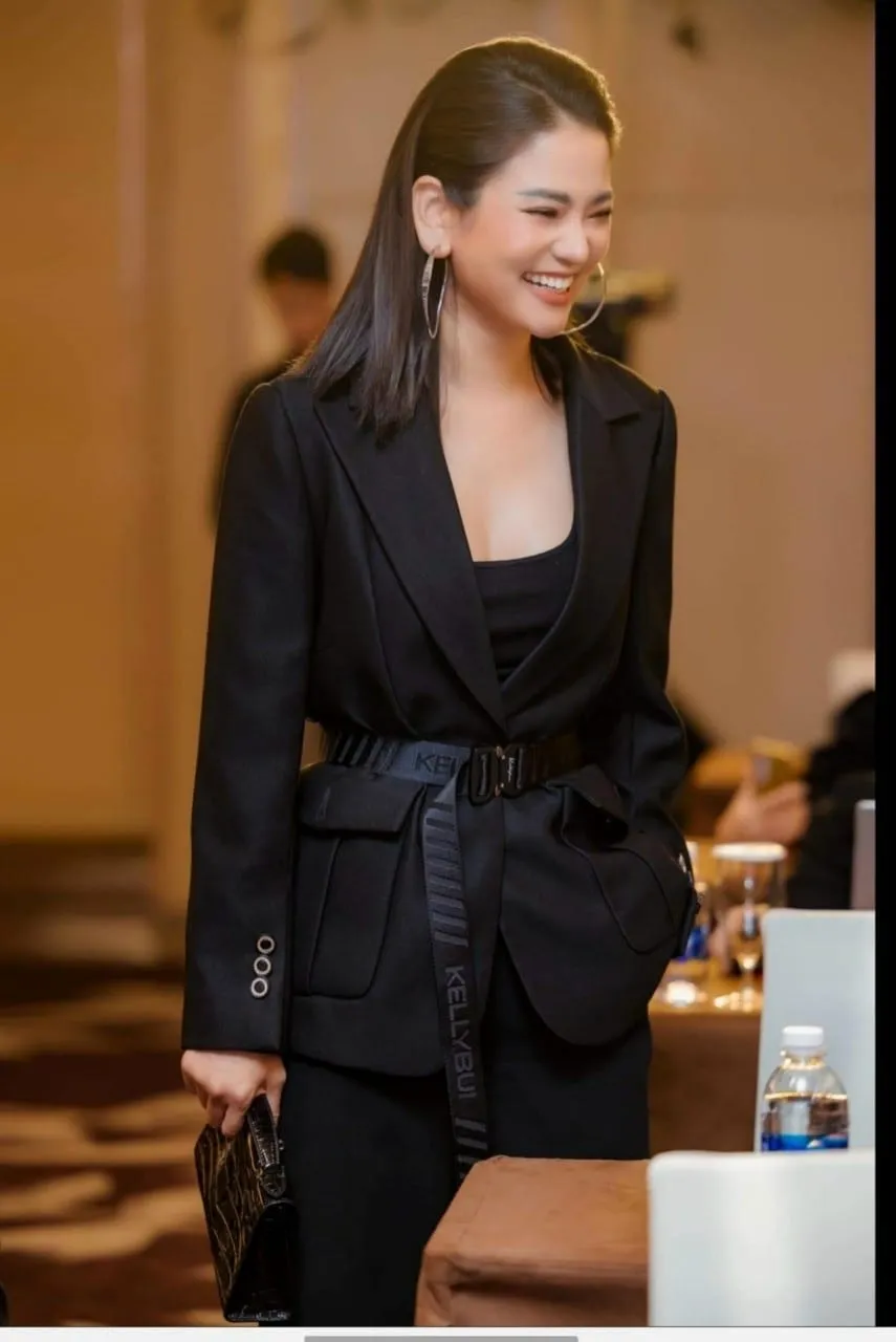 dien-vien-thuy-hang-hoi-phuc-sau-tai-nan-6