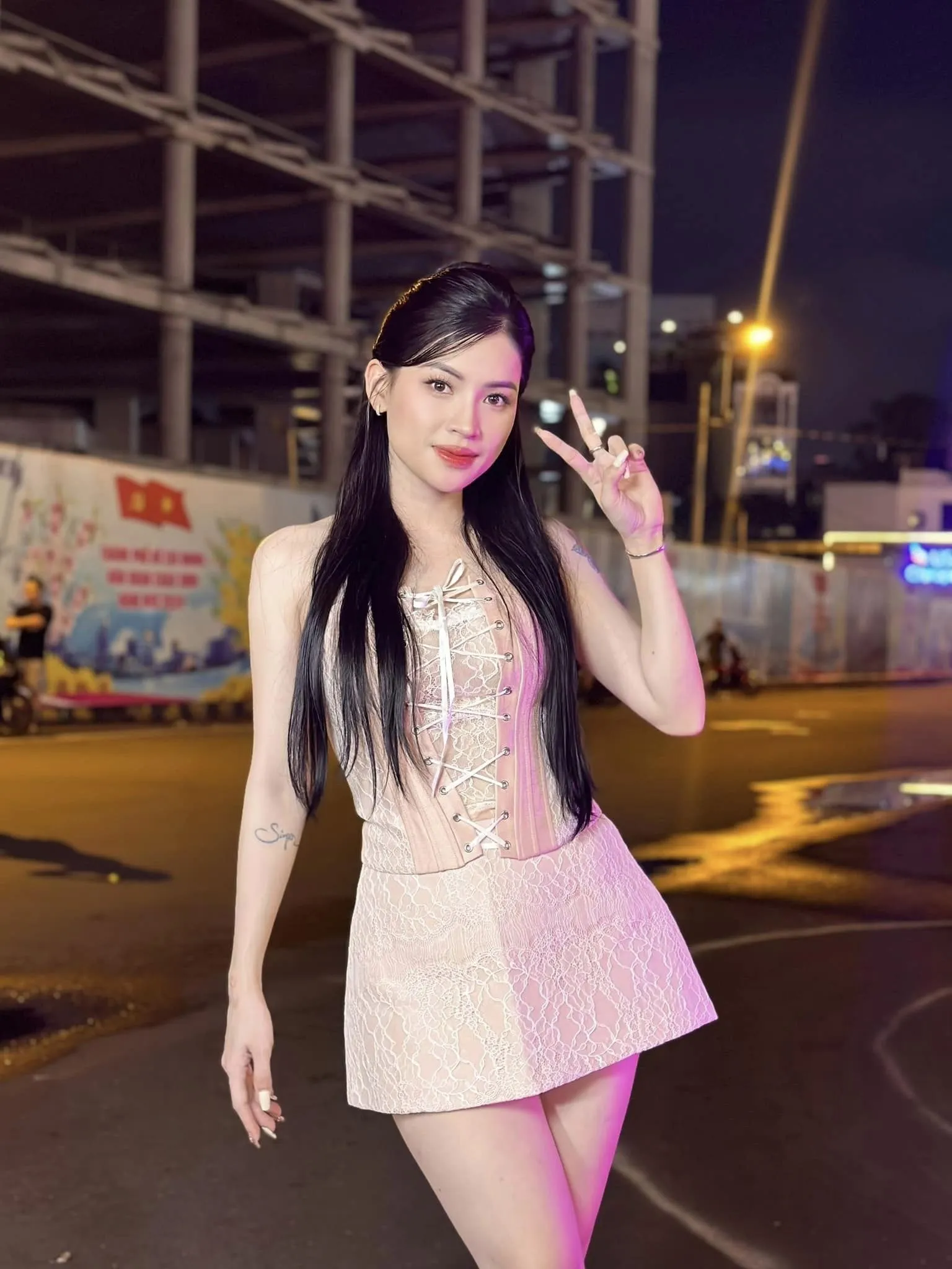 vo-ha-linh-bi-nghi-gian-lan-mat-xem-livestream-1