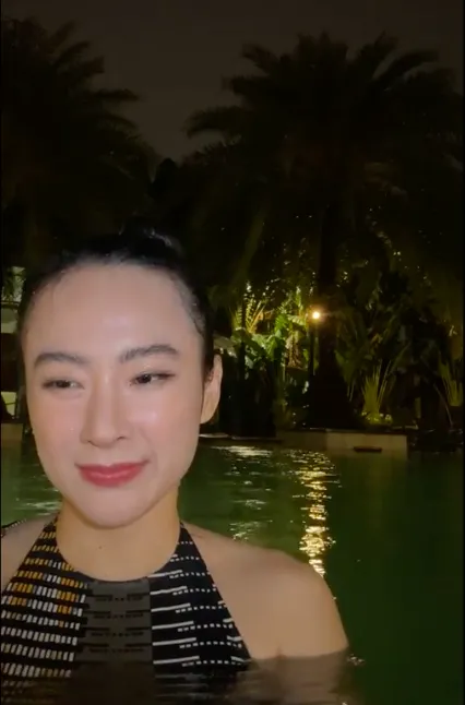 angela-phuong-trinh-livestream-bat-on
