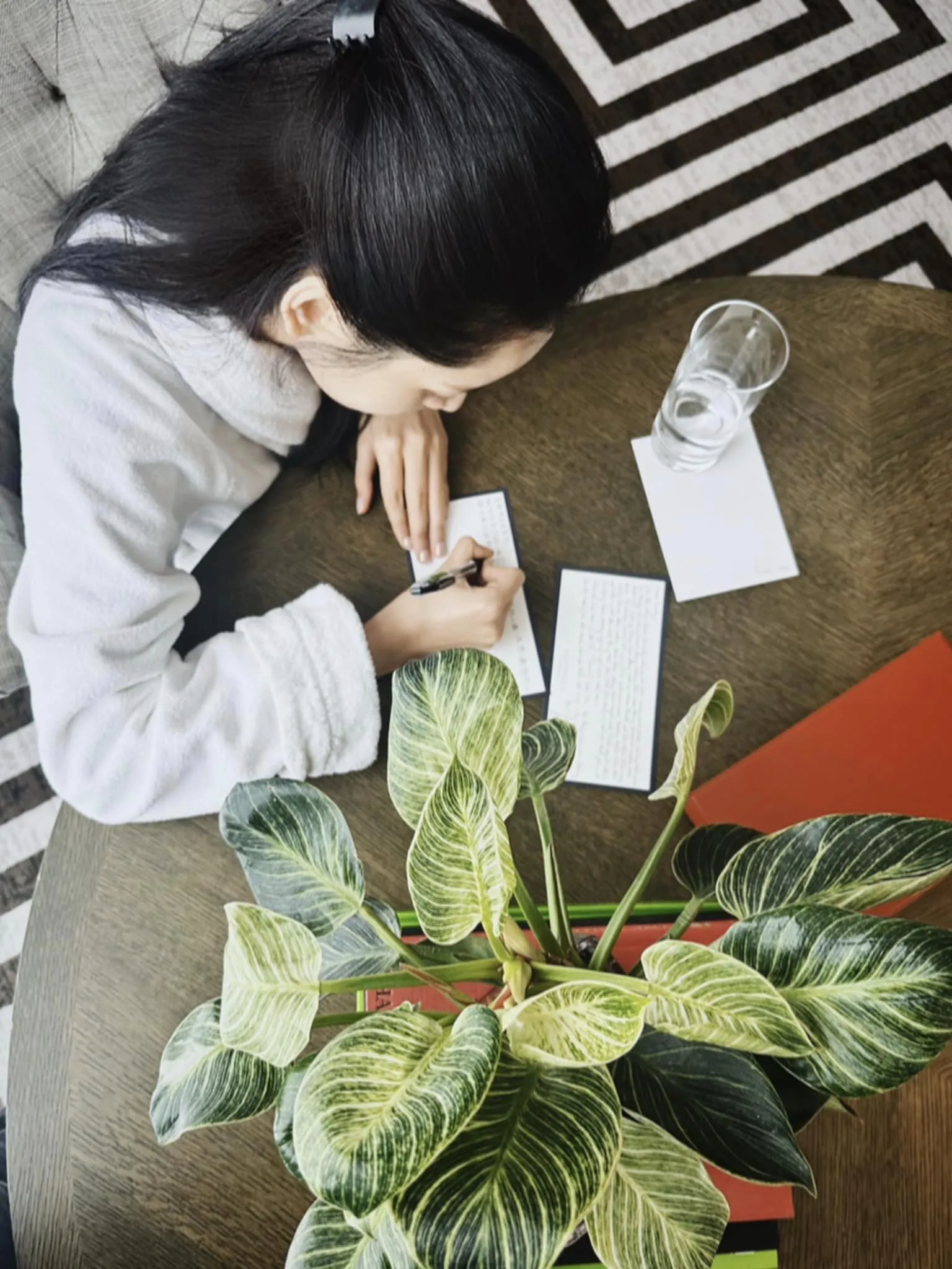 chi-pu-duoc-bat-gap-voi-nguoi-dan-ong-o-anh-1