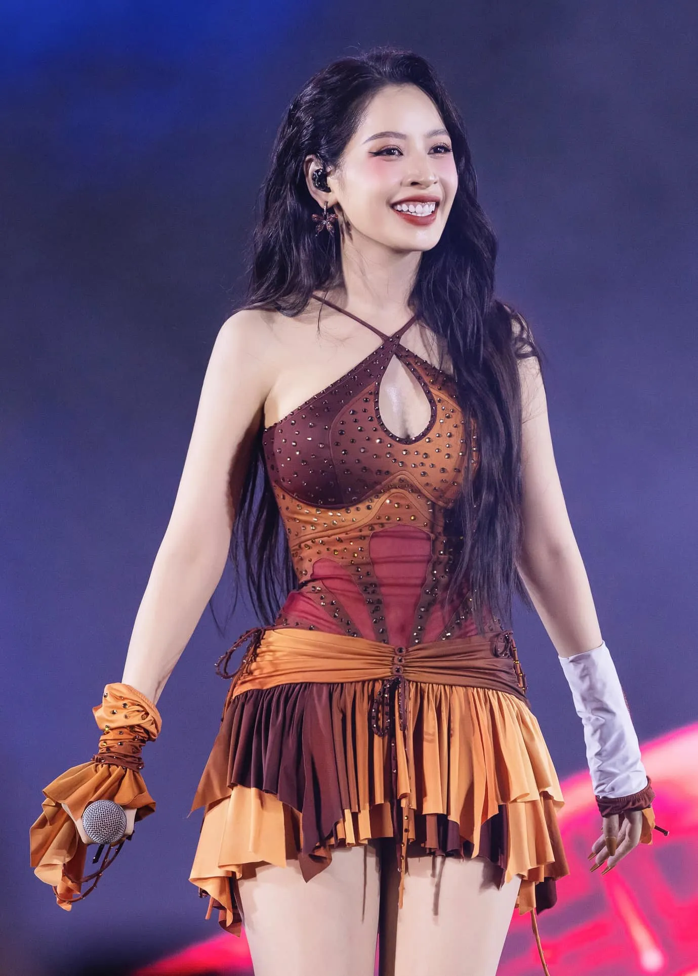 chi-pu-duoc-bat-gap-voi-nguoi-dan-ong-o-anh-3