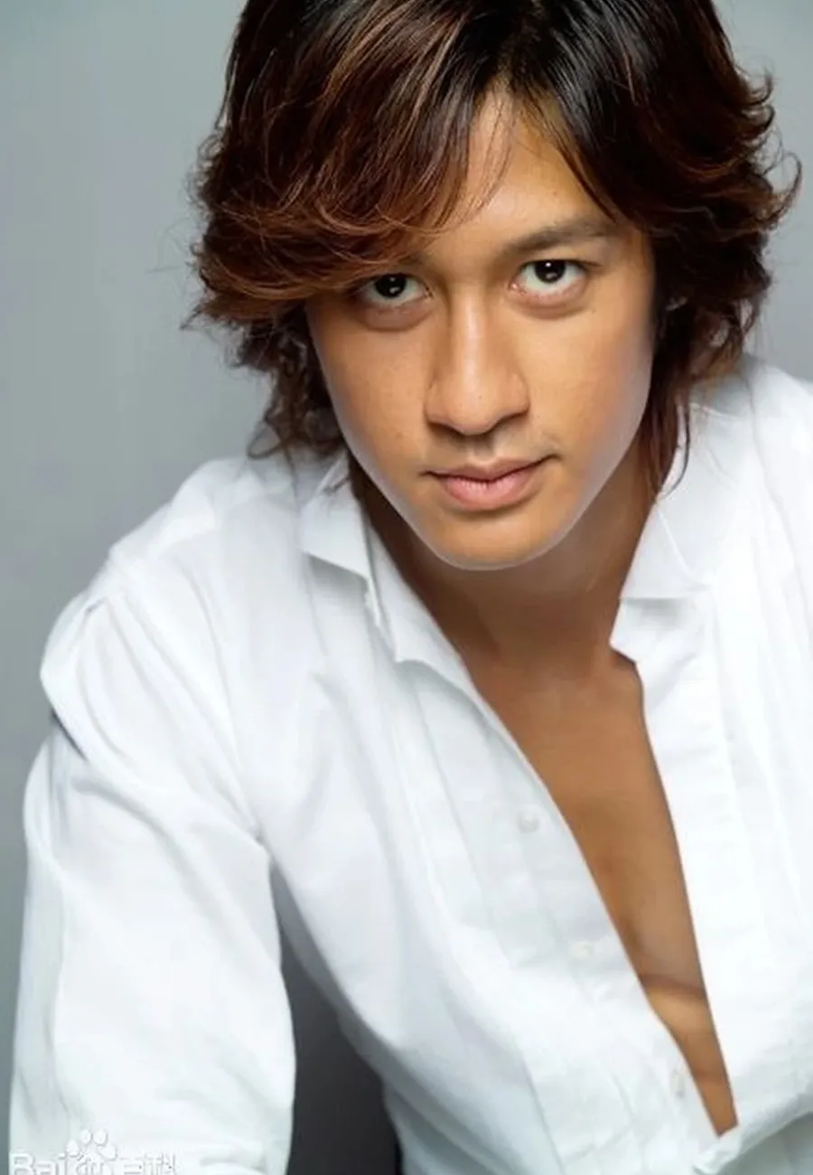 nam-dien-vien-co-bieu-hien-bat-thuong (1)