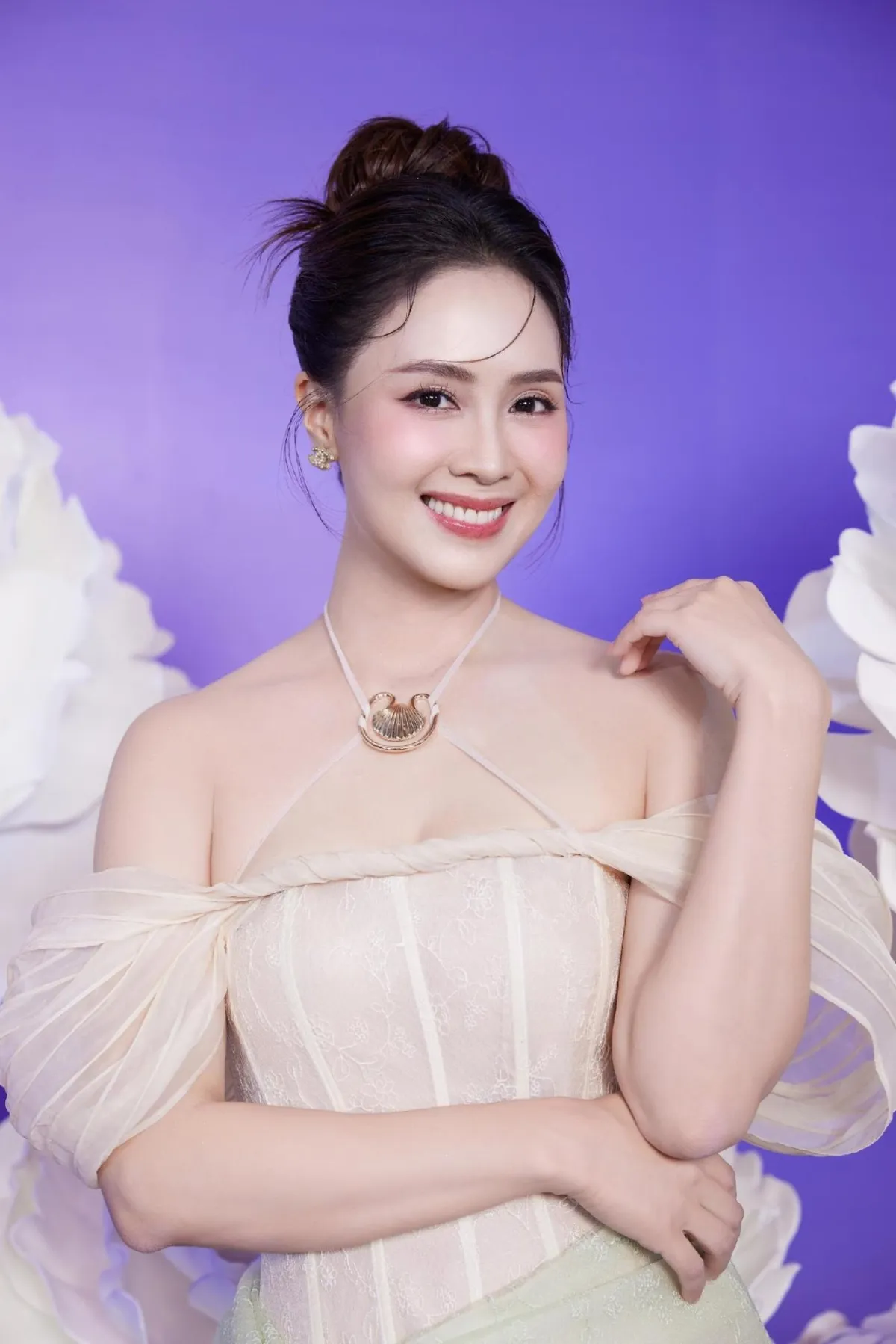 ceo-ly-thuy-chang-lai-sieu-xe-di-su-kien-3