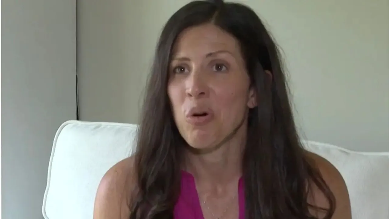 tro-li-giam-doc-khong-chap-nhan-sa-thai