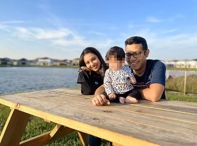 nga-ngua-truoc-hanh-dong-ki-la-cua-hang-xom-khien-ca-gia-dinh-buon-non