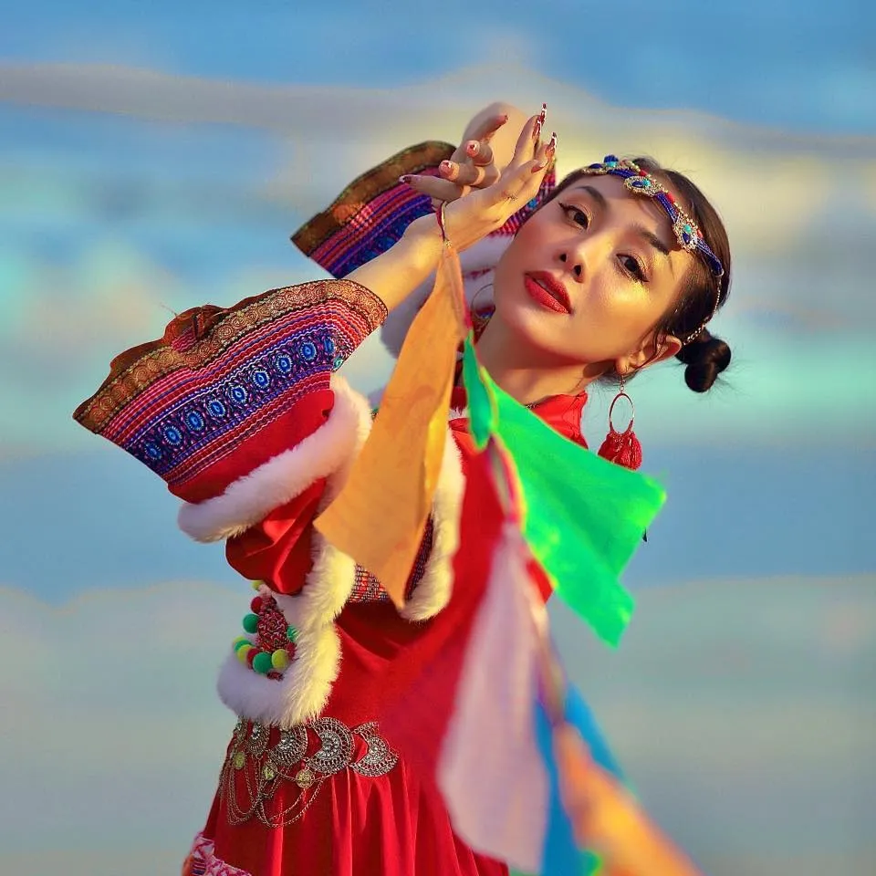 320256759_703922534430207_110568