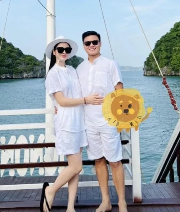 yeah1-ban-gai-quang-hai-dap-tra-tin-don-lam-sugar-baby (4)