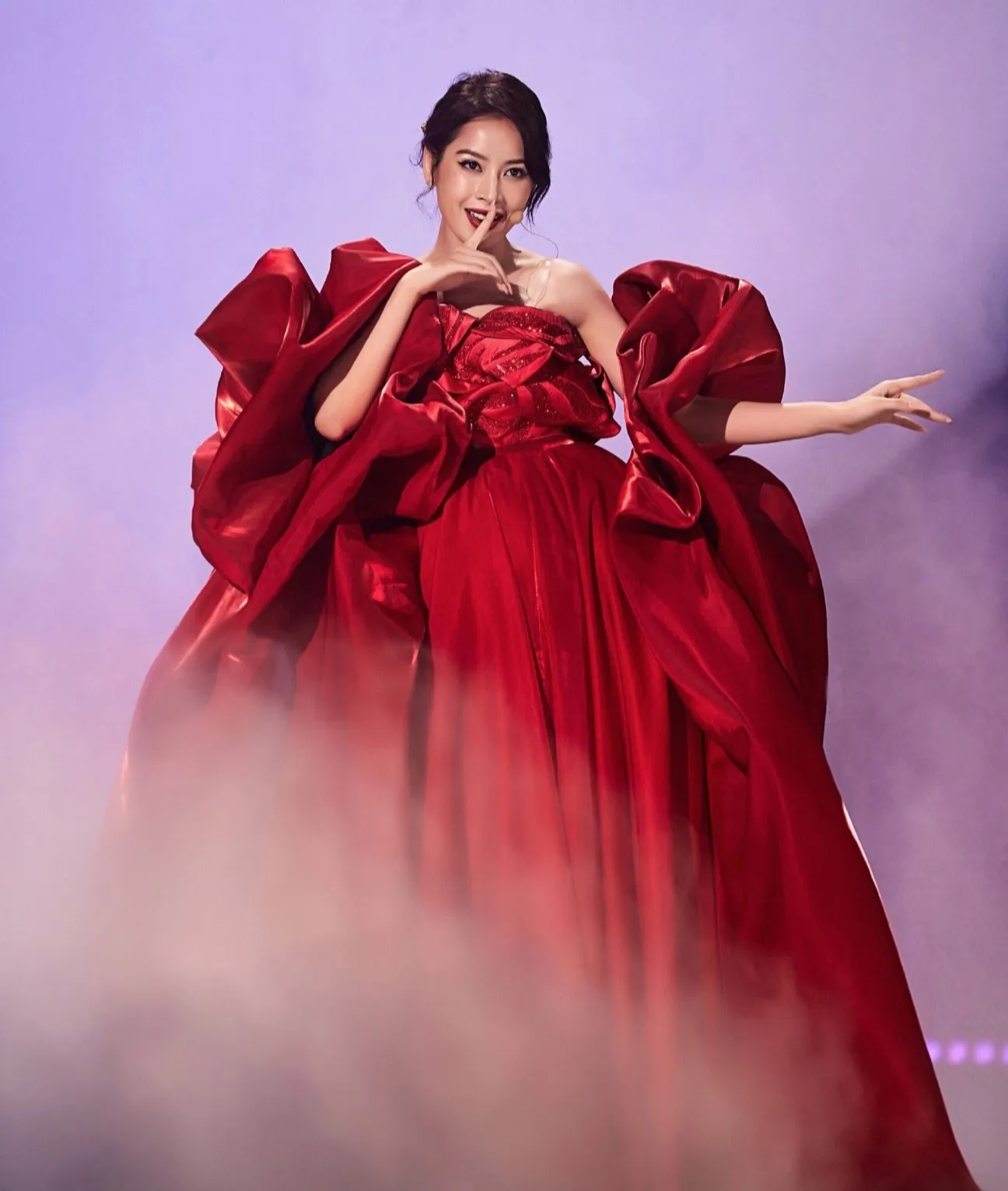 yeah1-khan-gia-im-lang-khi-chi-pu-dien-tai-dap-gio (3)