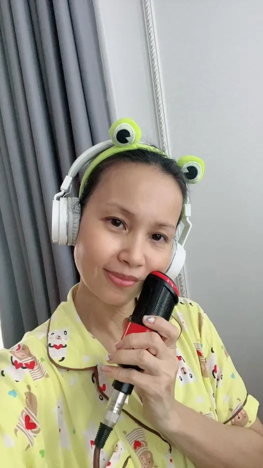 yeah1-cam-ly-khoe-mat-moc-o-tuoi-53 (2)