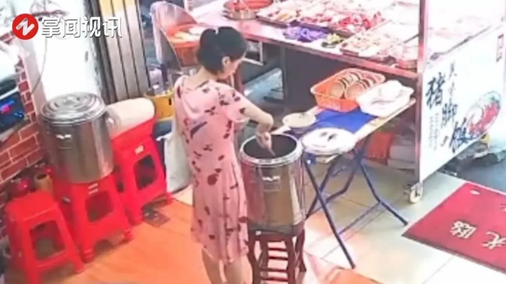 yeah1-nguoi-phu-nu-dau-doc-noi-canh (3)