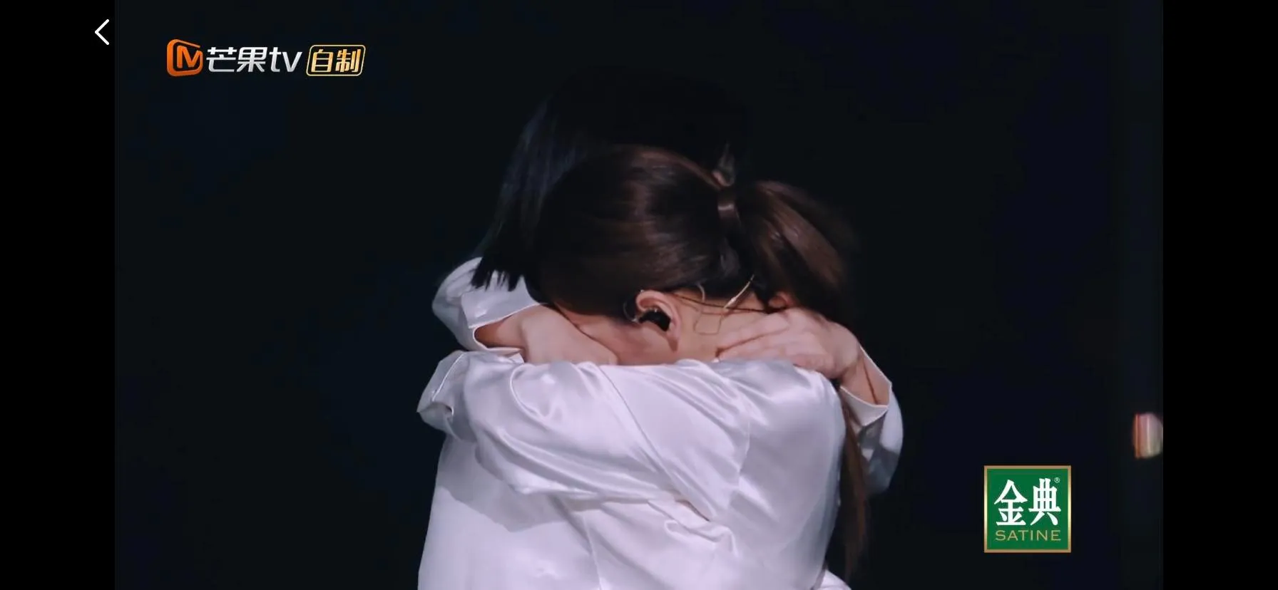 yeah1-luu-nha-sat-bay-to-voi-chi-pu (5)