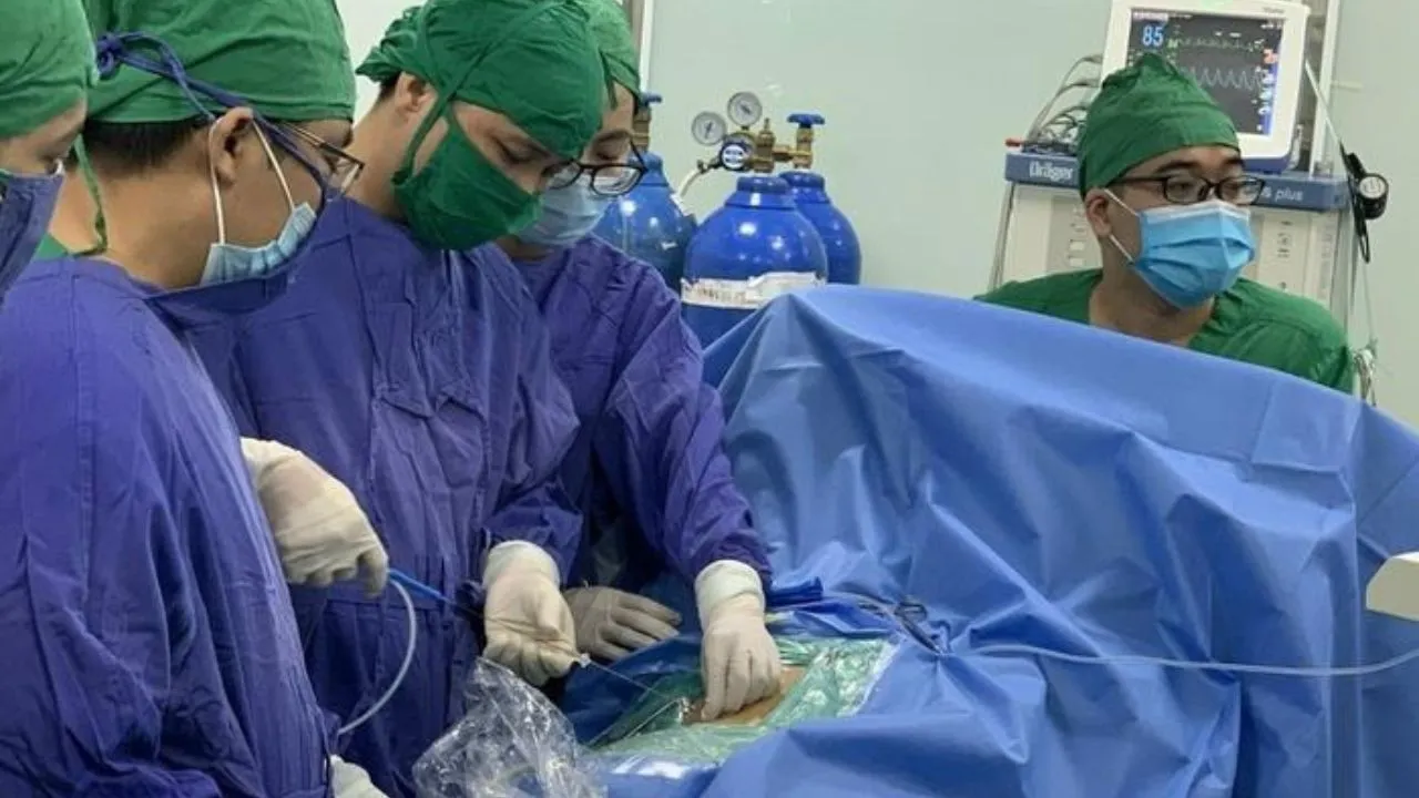 yeah1-co-gai-co-3-qua-than