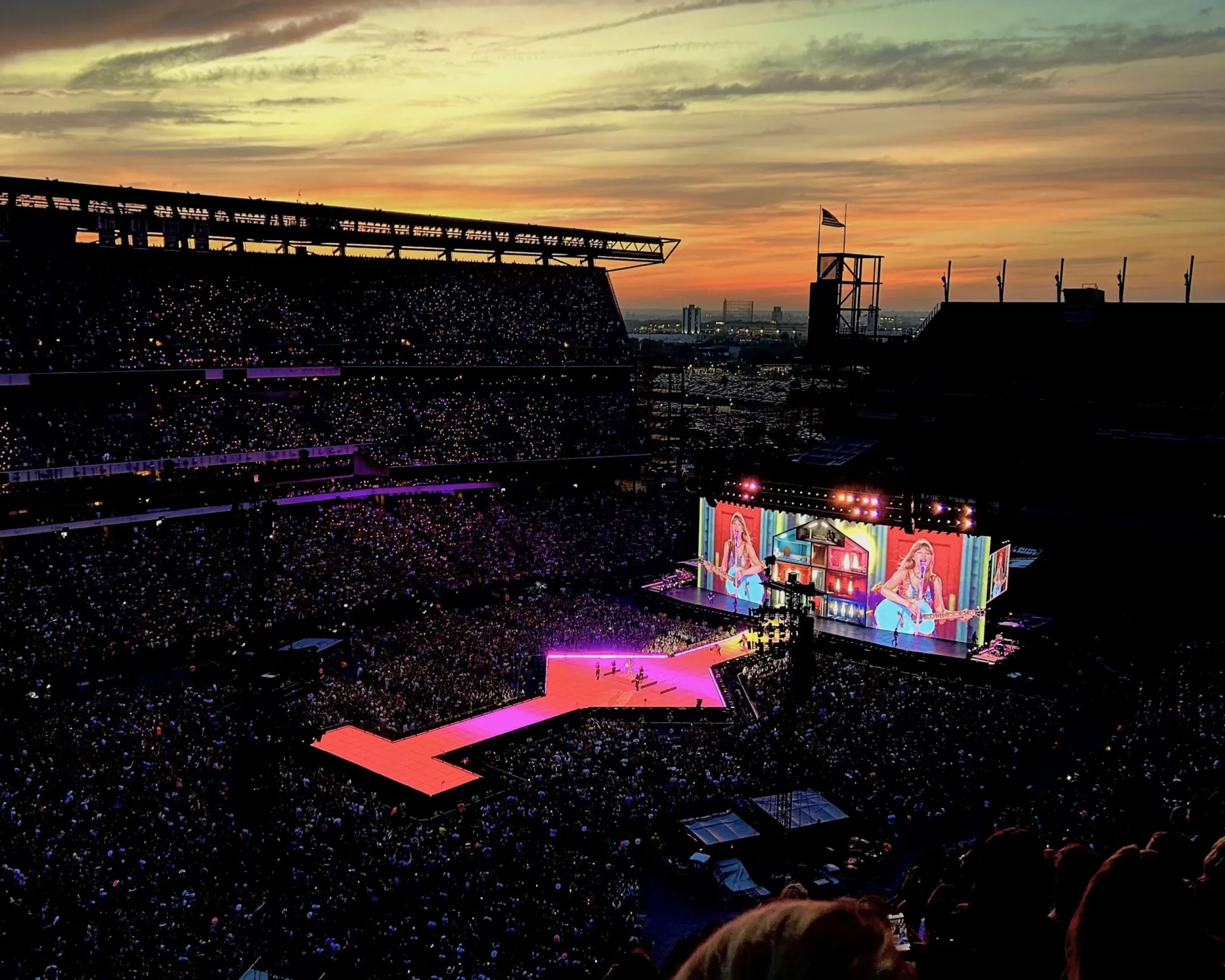 yeah1-taylor-swift-concert (2)