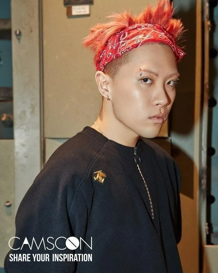 yeah1-nam-ca-si-nhan-an-tu-vi-tron-nghia-vu-quan-su (3)