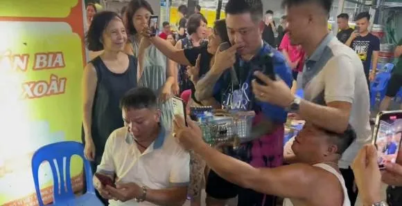 yeah1-tuan-hung-khoe-giong-quan-nhau (8)