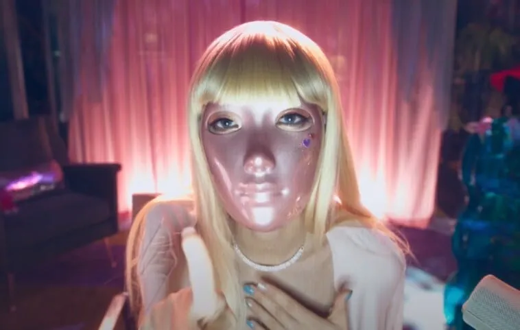 yeah1-nu-chinh-mask-girl (2)