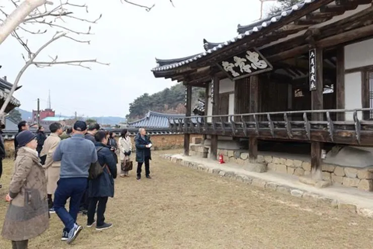 yeah1-han-quoc-xay-dung-lang-viet-nam (5)