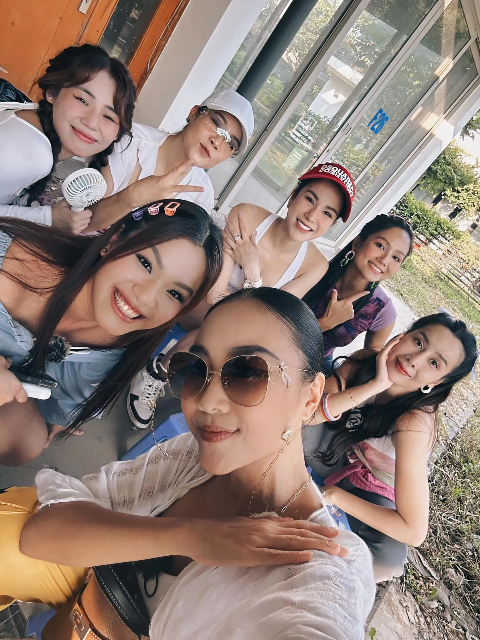 yeah1-chi-dep-dap-gio-re-song-lo-doi-hinh-truoc-them-len-song (3)