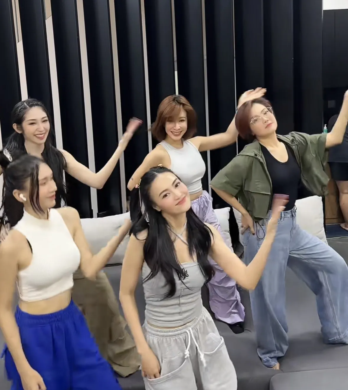 yeah1-chi-dep-dap-gio-re-song-lo-doi-hinh-truoc-them-len-song (5)