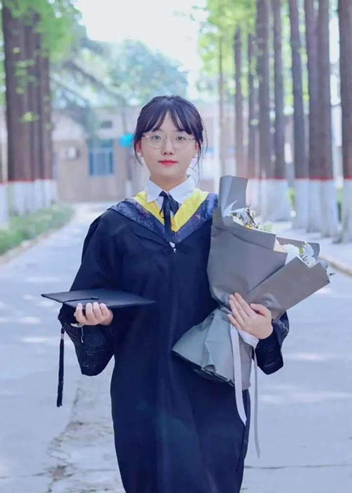 yeah1-nu-sinh-gay-sot-coi-mang-vi-qua-xinh (2)