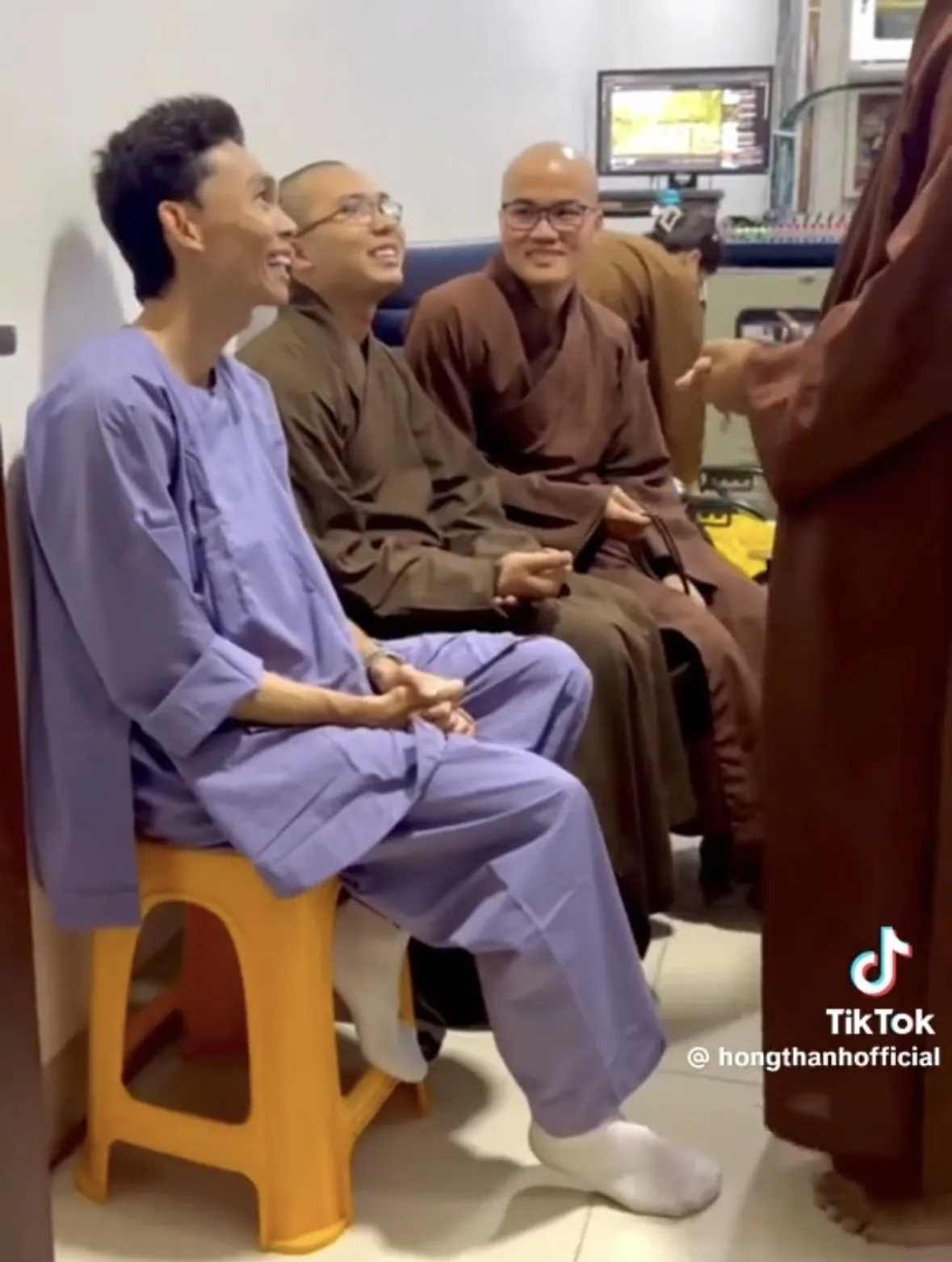 hong-thanh-xuat-hien-sau-chia-tay-dj-mie (6)