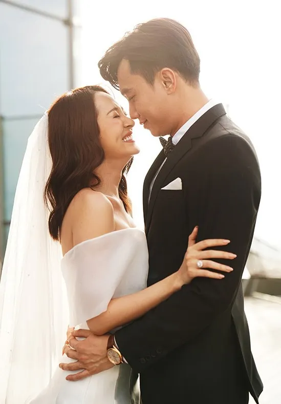 quoc-truong-phan-ung-ra-sao-khi-bi-don-sap-cuoi-bao-anh (3)